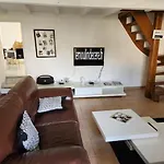 Au Bord De L'eau Piscine & Dom wakacyjny *