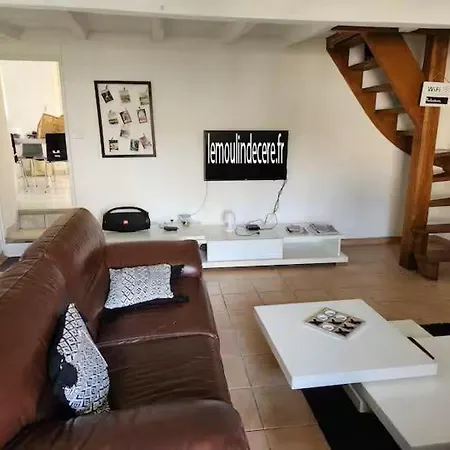 Au Bord De L'eau Piscine & Dom wakacyjny *
